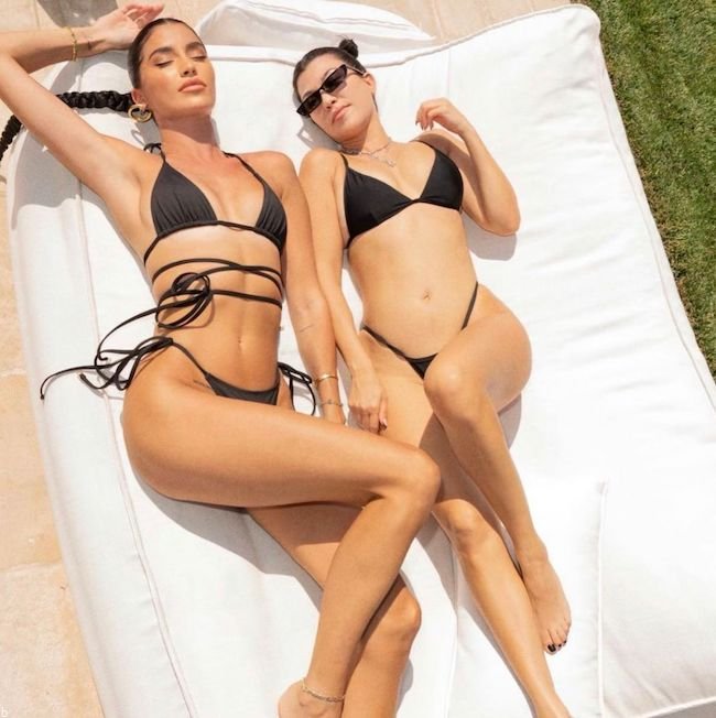 بیوگرافی کورتنی کارداشیان Kourtney Kardashian مدلینگ و عکس داغ (۱۸+)